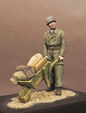 S2KW117 - Fallschirmjager with barrow